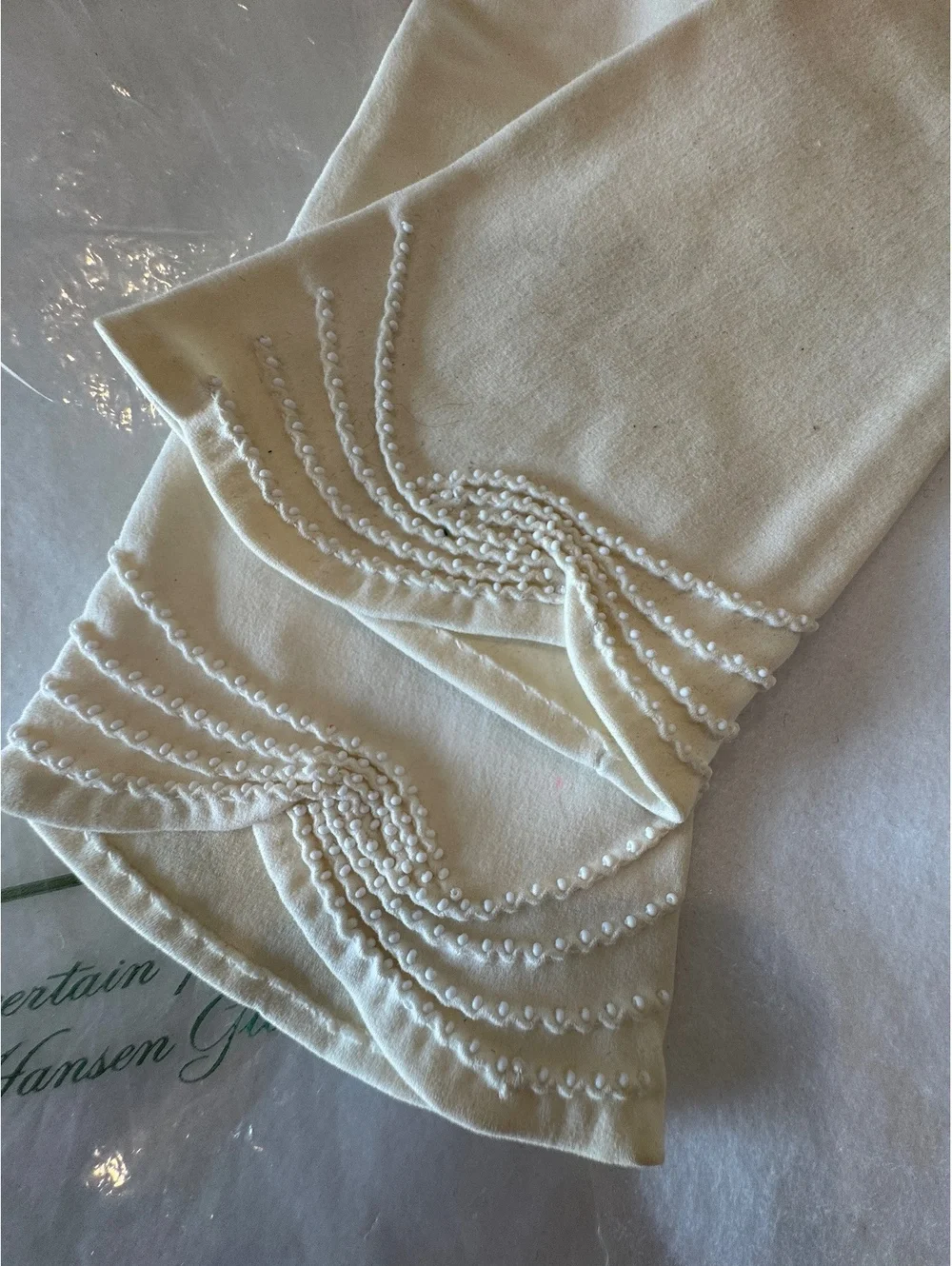 Vintage Ladies Gloves Set of 2 in Creamy Ivory size 6